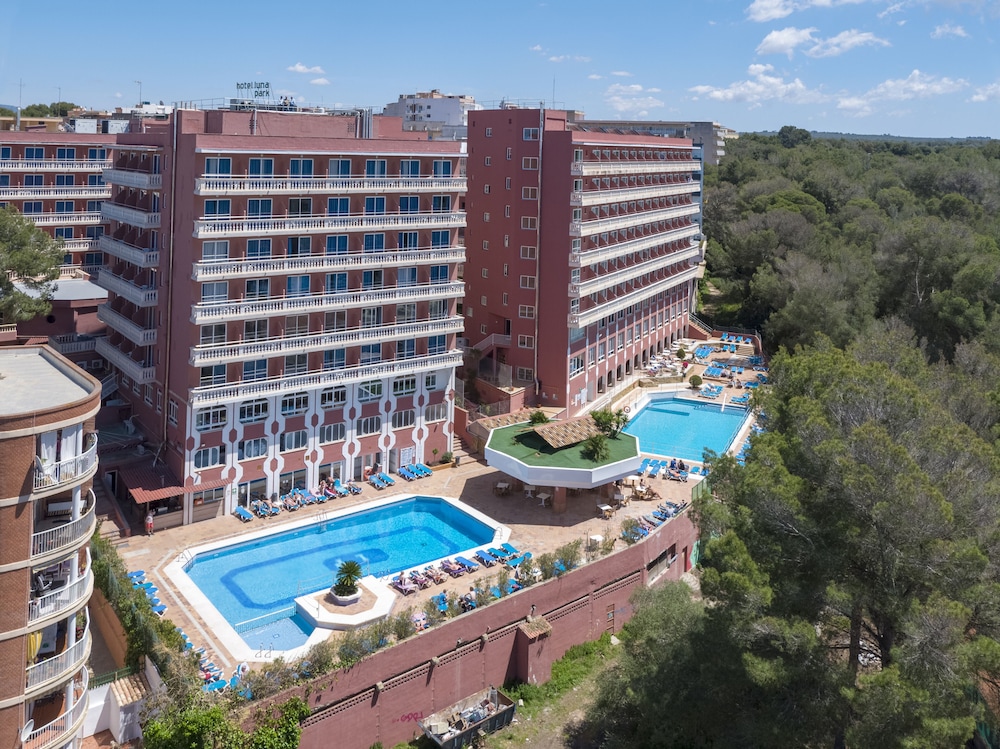 Ona Luna Park — Swimming pool in Cala Blava, Balearic Islands