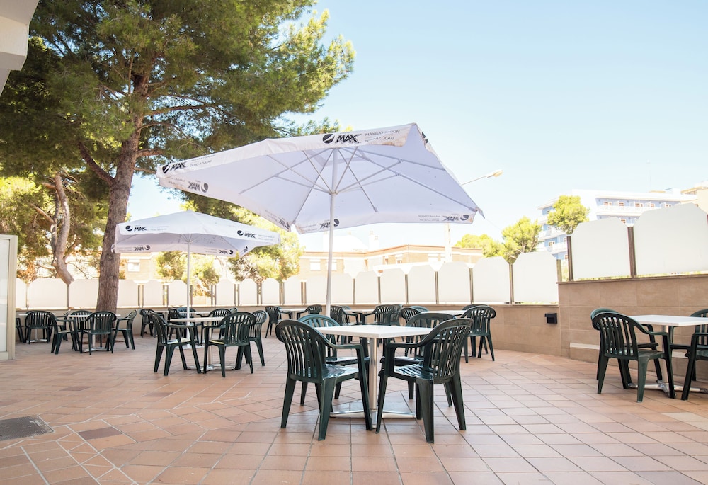Ona Luna Park — Restaurant & bars in Cala Blava, Balearic Islands