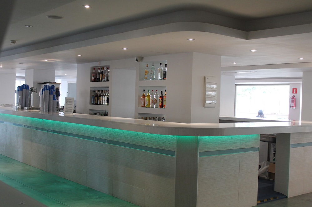Ona Luna Park — Restaurant & bars in Cala Blava, Balearic Islands