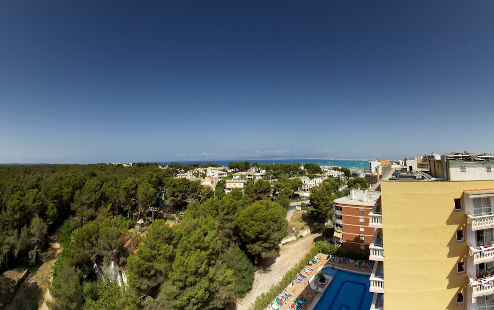 Ona Luna Park — Attractions in the area in Cala Blava, Balearic Islands