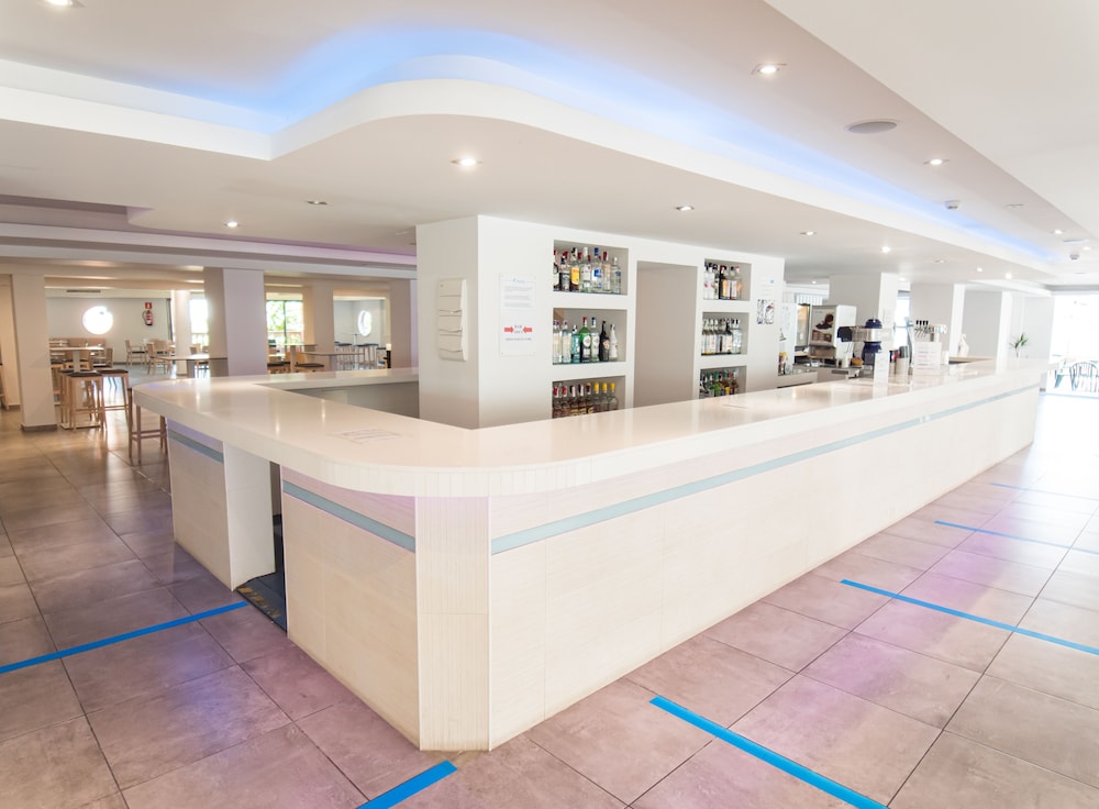 Ona Luna Park — Restaurant & bars in Cala Blava, Balearic Islands