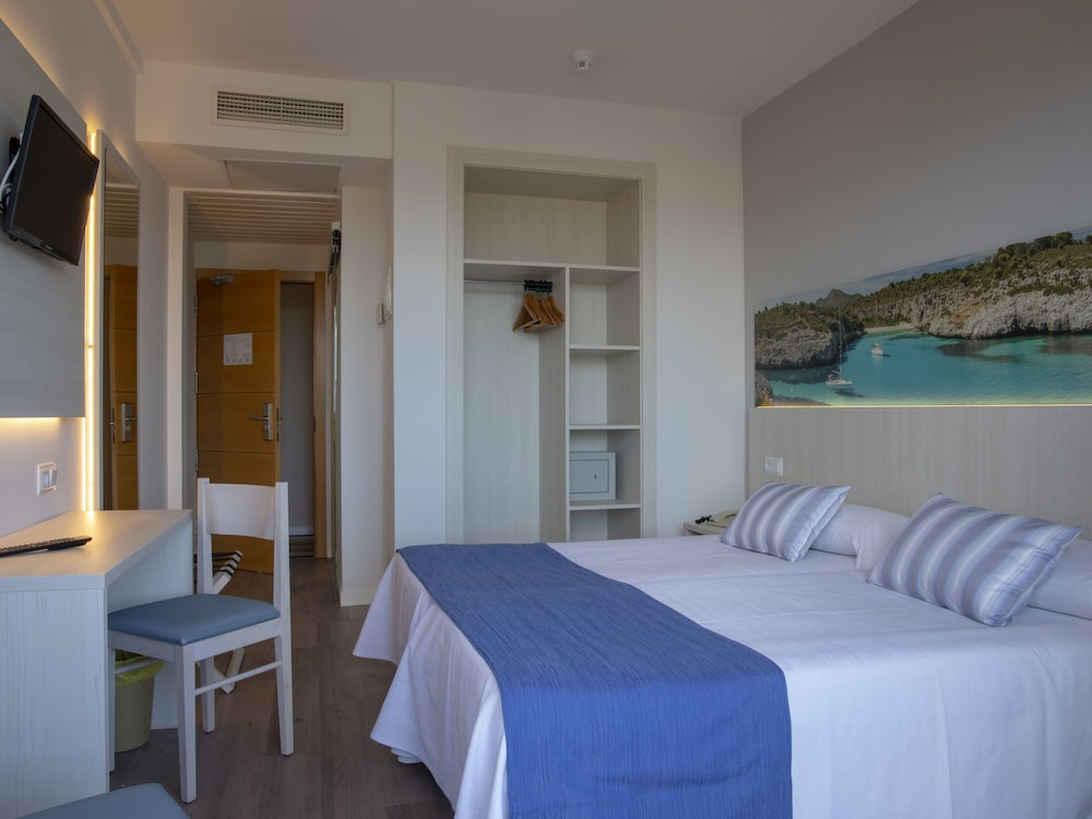Ona Luna Park — Hotel rooms in Cala Blava, Balearic Islands
