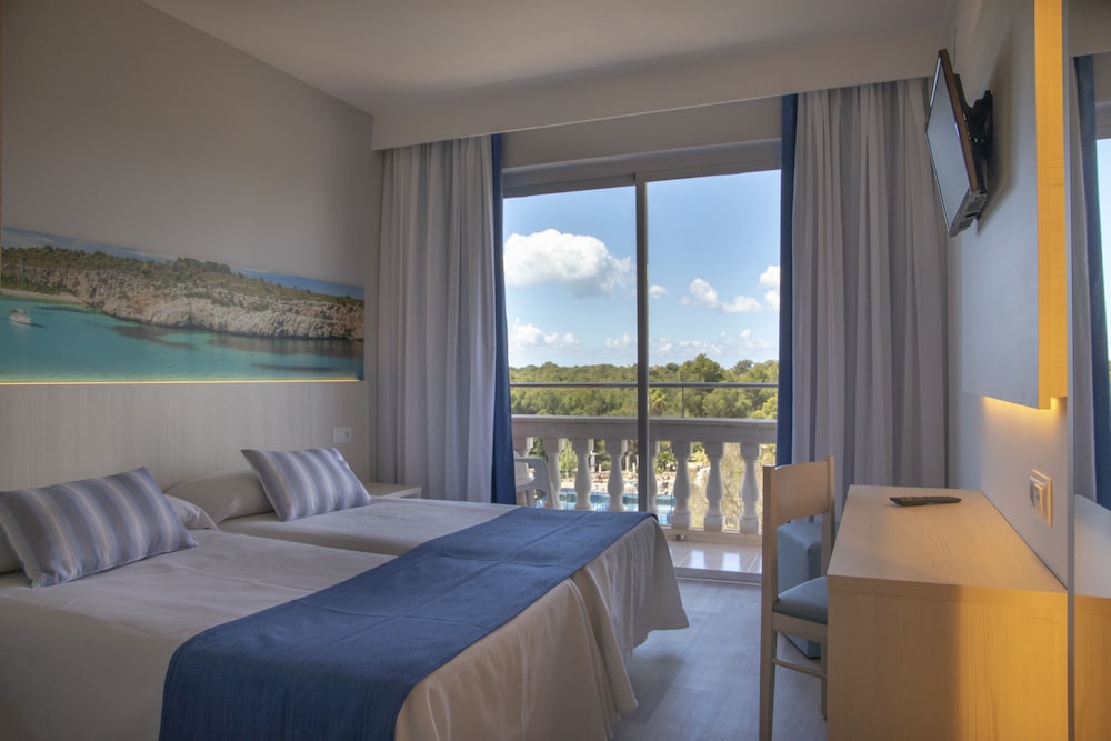 Ona Luna Park — Hotel rooms in Cala Blava, Balearic Islands