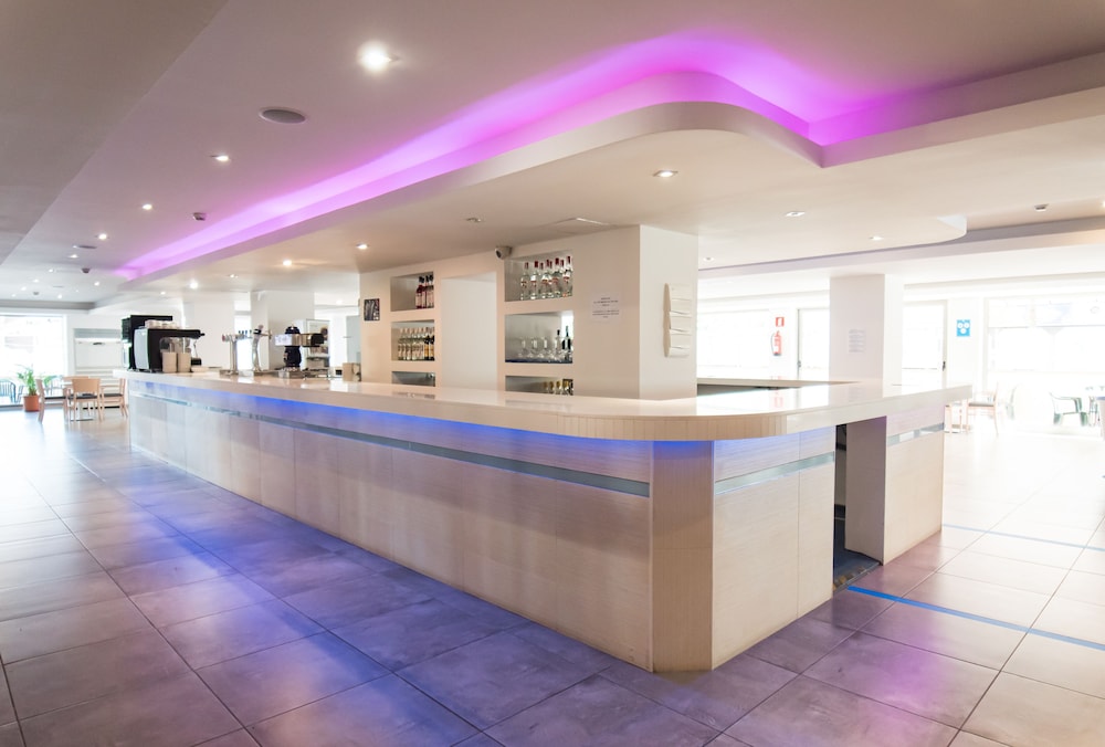 Ona Luna Park — Restaurant & bars in Cala Blava, Balearic Islands