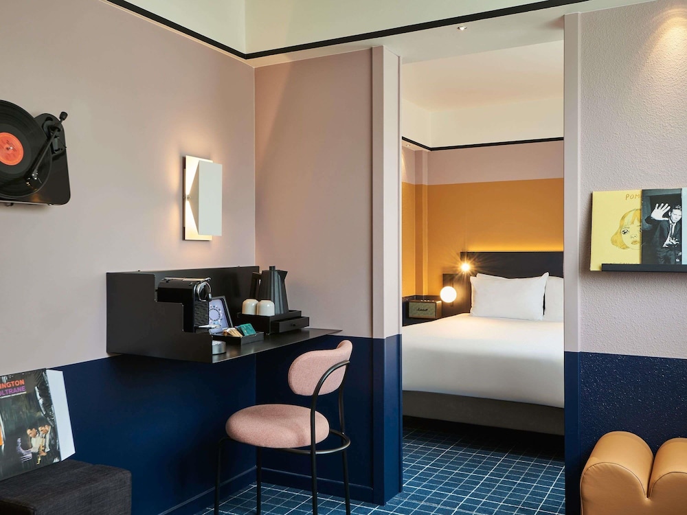Hôtel Mercure Paris 15 Porte de Versailles — Hotel rooms in Paris, Ile-de-France
