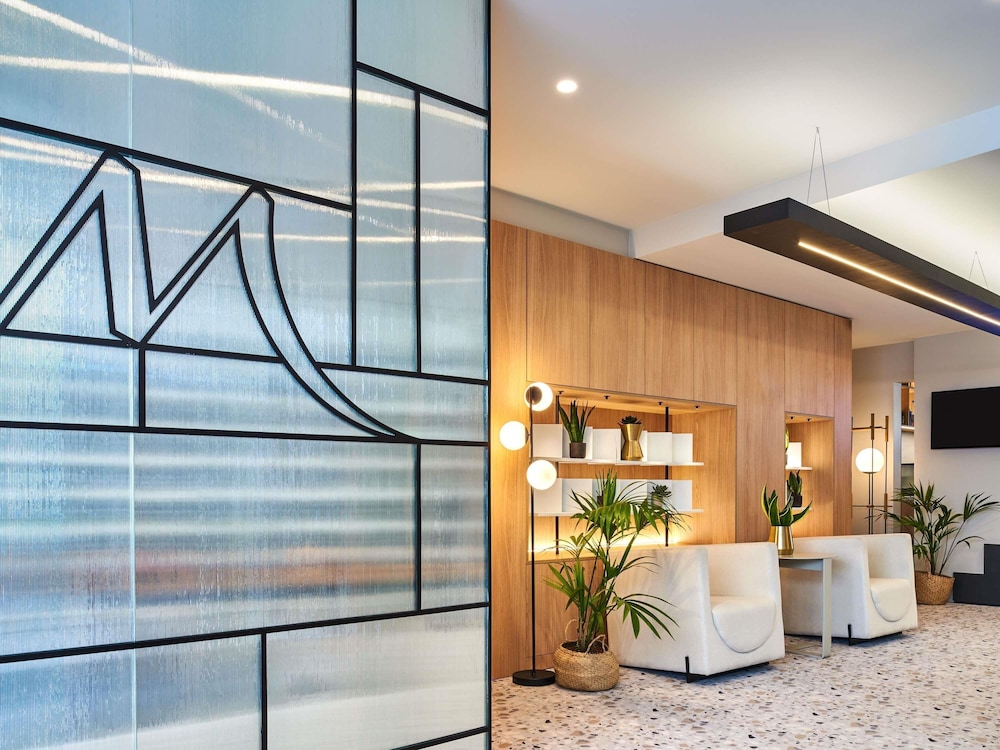 Hôtel Mercure Paris 15 Porte de Versailles — Hotel building in Paris, Ile-de-France