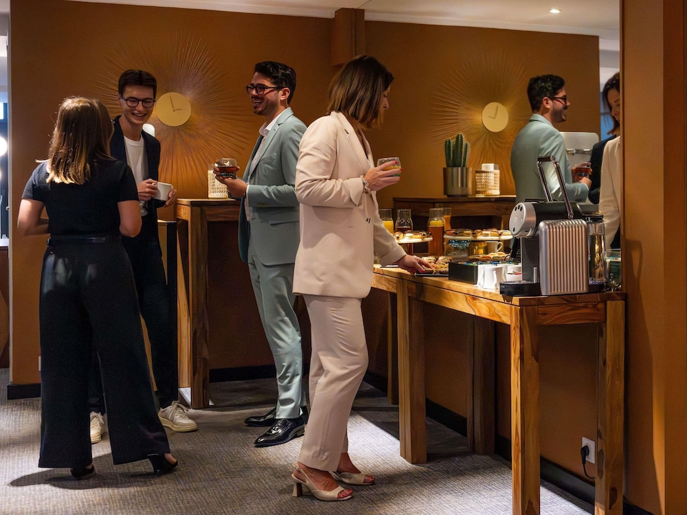 Hôtel Mercure Paris 15 Porte de Versailles — Restaurant & bars in Paris, Ile-de-France