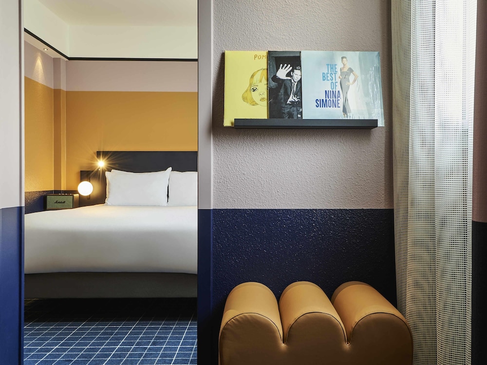 Hôtel Mercure Paris 15 Porte de Versailles — Hotel rooms in Paris, Ile-de-France