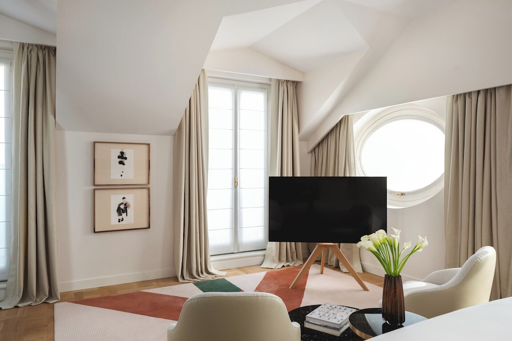 Four Seasons Hotel Milano — Hotel rooms in Milan, Lombardy