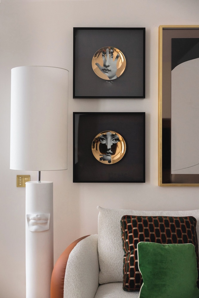 Four Seasons Hotel Milano — Hotel rooms in Milan, Lombardy