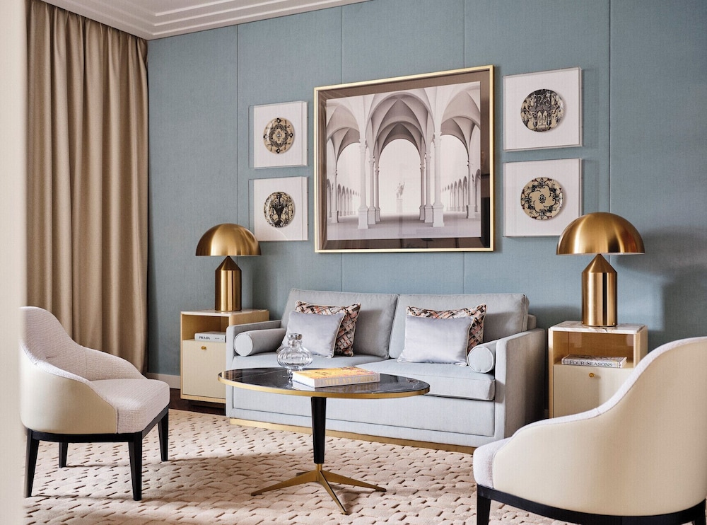 Four Seasons Hotel Milano — Hotel rooms in Milan, Lombardy