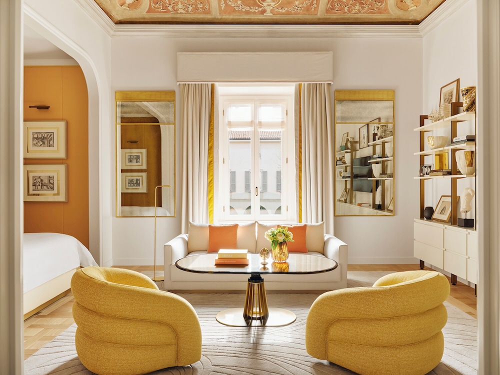 Four Seasons Hotel Milano — Hotel rooms in Milan, Lombardy