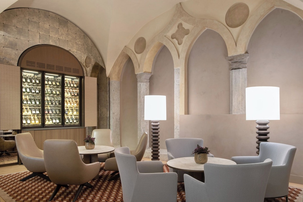 Four Seasons Hotel Milano — Restaurant & bars in Milan, Lombardy