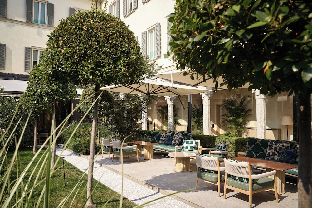 Four Seasons Hotel Milano — Hotel building in Milan, Lombardy