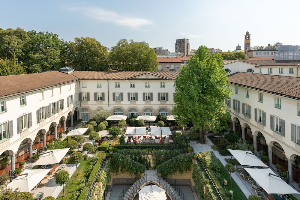 Four Seasons Hotel Milano — Hotel building in Milan, Lombardy