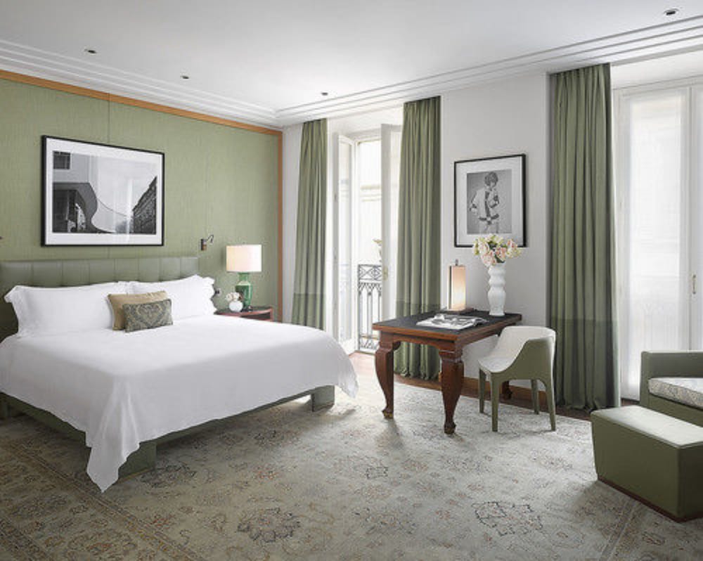 Four Seasons Hotel Milano — Hotel rooms in Milan, Lombardy