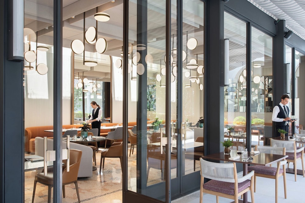 Four Seasons Hotel Milano — Restaurant & bars in Milan, Lombardy