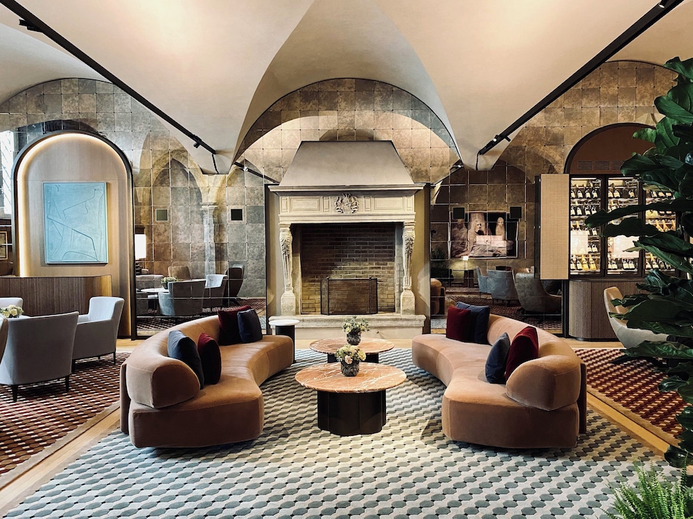 Four Seasons Hotel Milano — Restaurant & bars in Milan, Lombardy