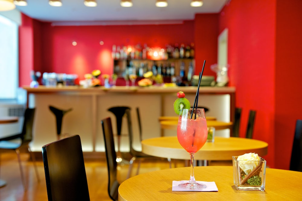 Mercure Milano Solari — Restaurant & bars in Milan, Lombardy