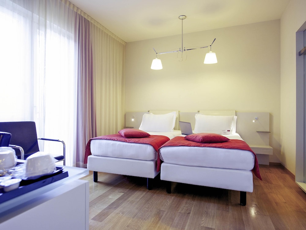 Mercure Milano Solari — Hotel rooms in Milan, Lombardy