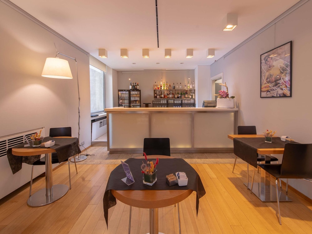 Mercure Milano Solari — Restaurant & bars in Milan, Lombardy