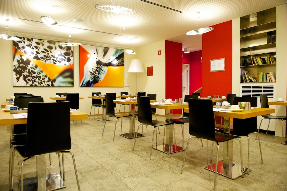 Mercure Milano Solari — Restaurant & bars in Milan, Lombardy