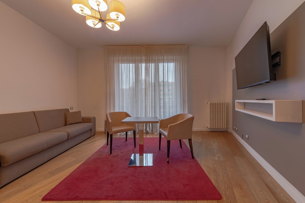 Mercure Milano Solari — Hotel rooms in Milan, Lombardy