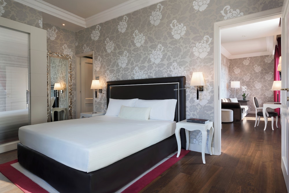 Sina De la Ville — Hotel rooms in Milan, Lombardy