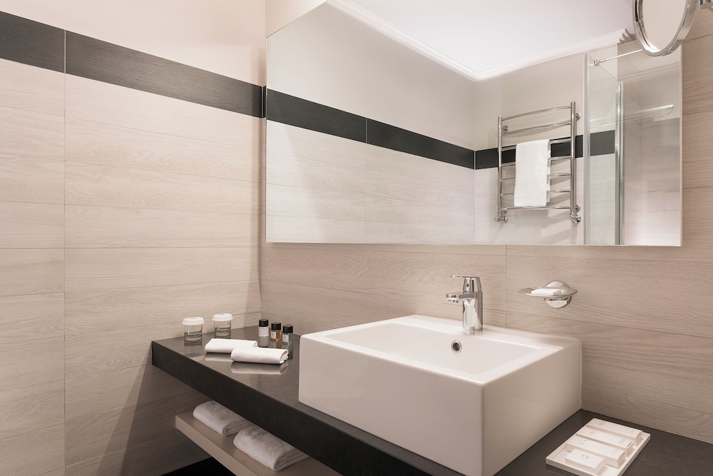 Sina De la Ville — Hotel rooms in Milan, Lombardy
