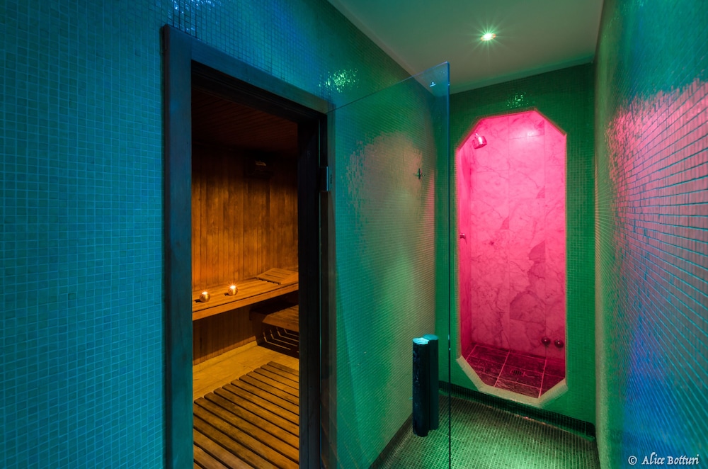 Sina De la Ville — Spa in Milan, Lombardy