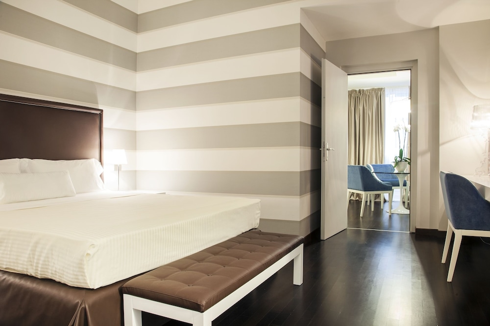 Sina De la Ville — Hotel rooms in Milan, Lombardy