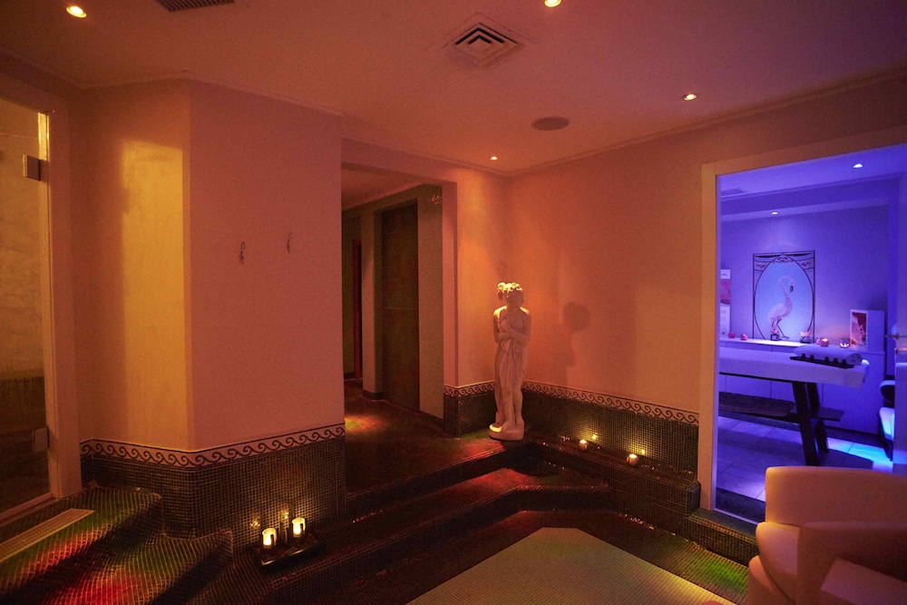 Sina De la Ville — Spa in Milan, Lombardy