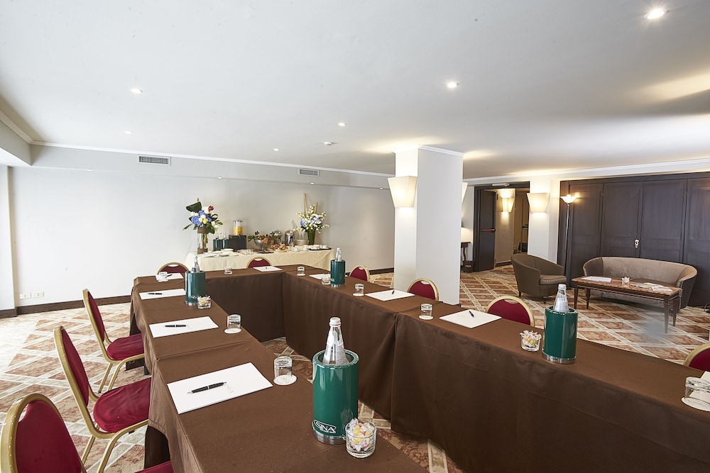 Sina De la Ville — Restaurant & bars in Milan, Lombardy