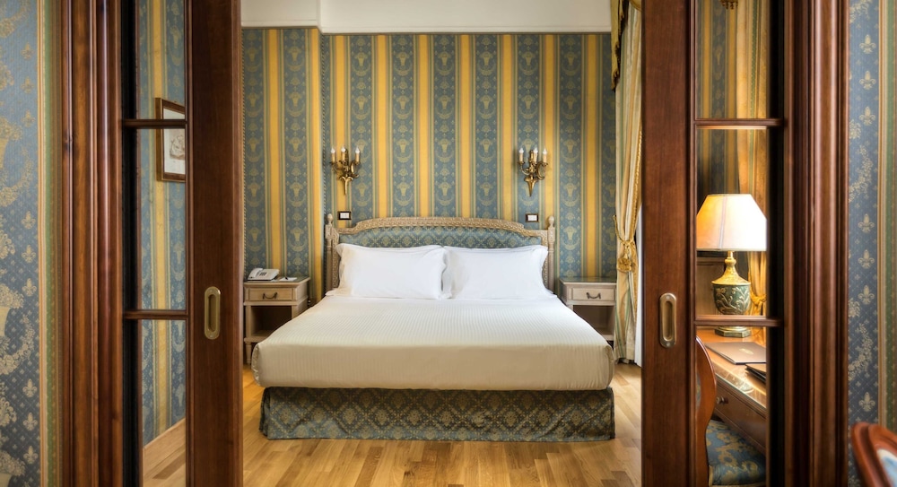 Sina De la Ville — Hotel rooms in Milan, Lombardy