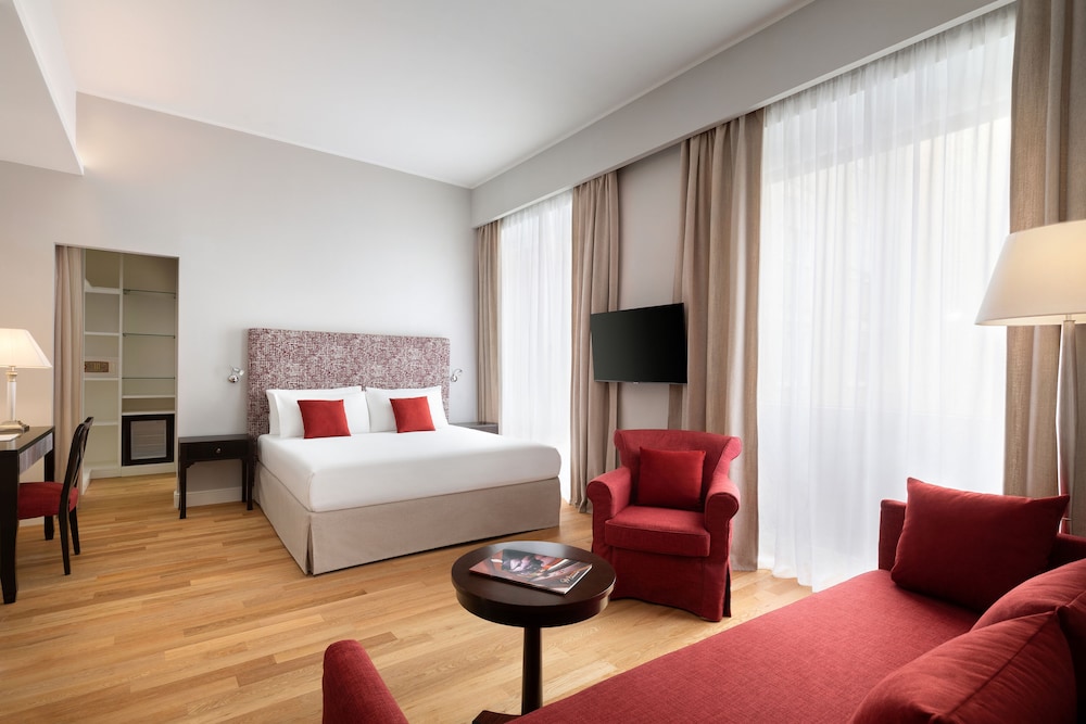 Sina De la Ville — Hotel rooms in Milan, Lombardy