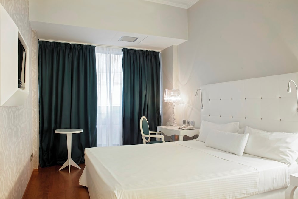 Sina De la Ville — Hotel rooms in Milan, Lombardy