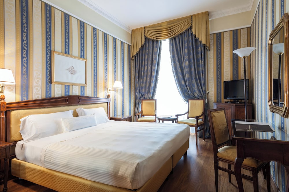 Sina De la Ville — Hotel rooms in Milan, Lombardy