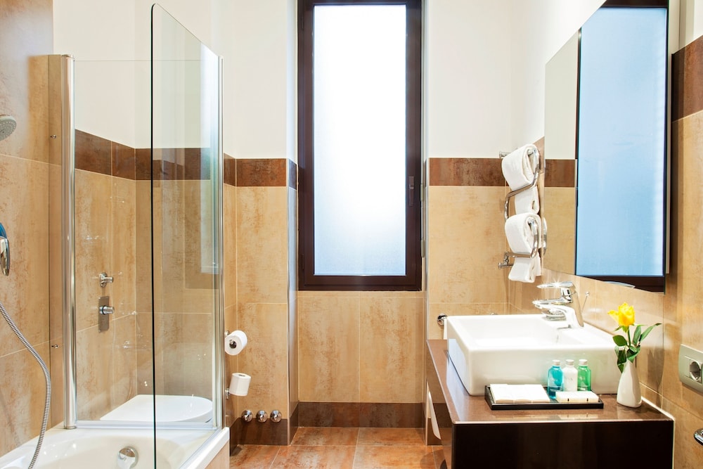 Sina De la Ville — Hotel rooms in Milan, Lombardy