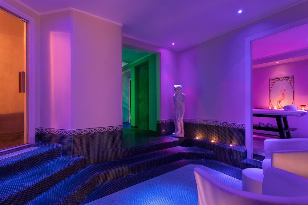 Sina De la Ville — Spa in Milan, Lombardy