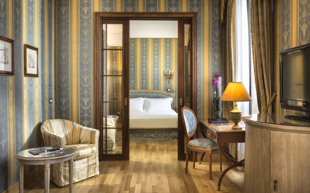 Sina De la Ville — Hotel rooms in Milan, Lombardy