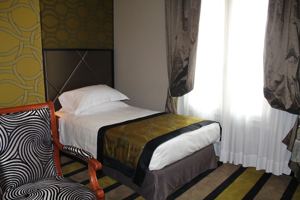 Grand Visconti Palace — Hotel rooms in Milan, Lombardy