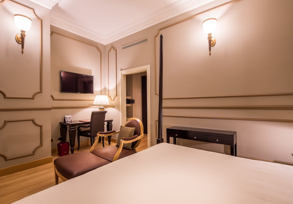 Grand Visconti Palace — Hotel rooms in Milan, Lombardy