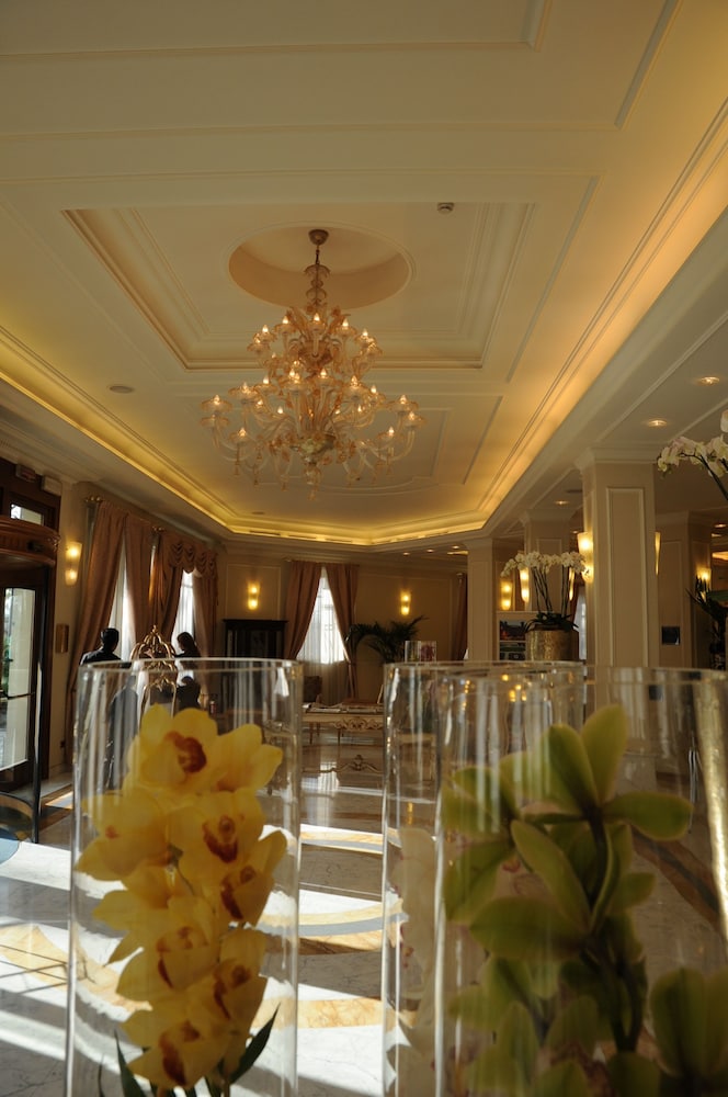 Grand Visconti Palace — Hotel building in Milan, Lombardy