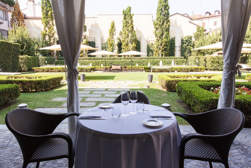 Grand Visconti Palace — Restaurant & bars in Milan, Lombardy