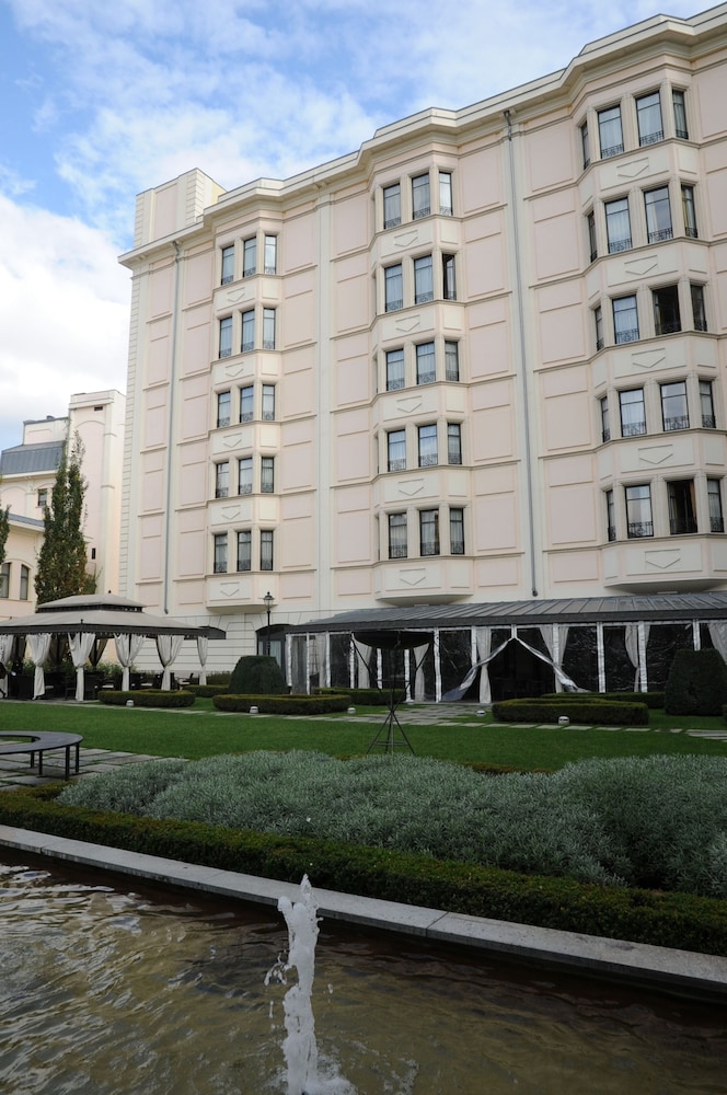 Grand Visconti Palace — Hotel building in Milan, Lombardy