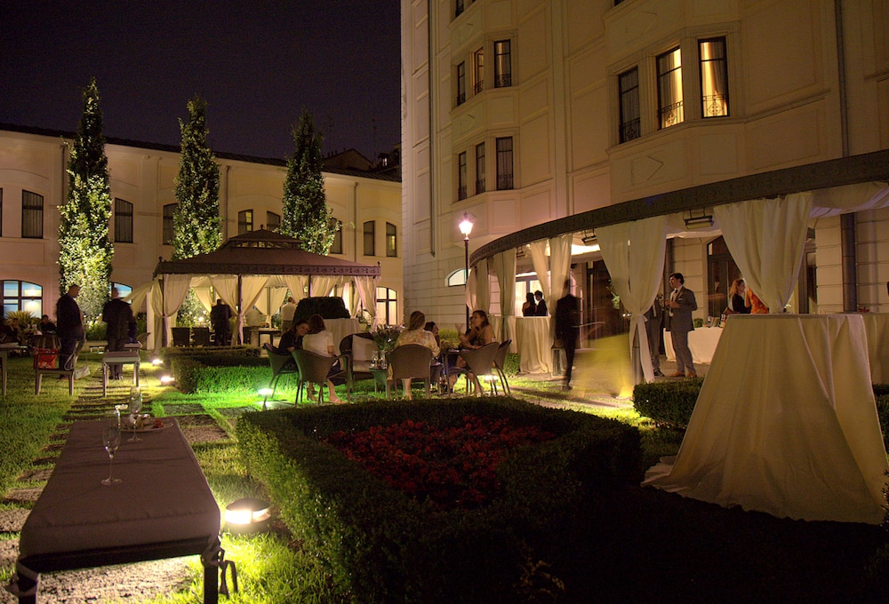 Grand Visconti Palace — Restaurant & bars in Milan, Lombardy