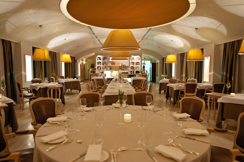 Grand Visconti Palace — Restaurant & bars in Milan, Lombardy