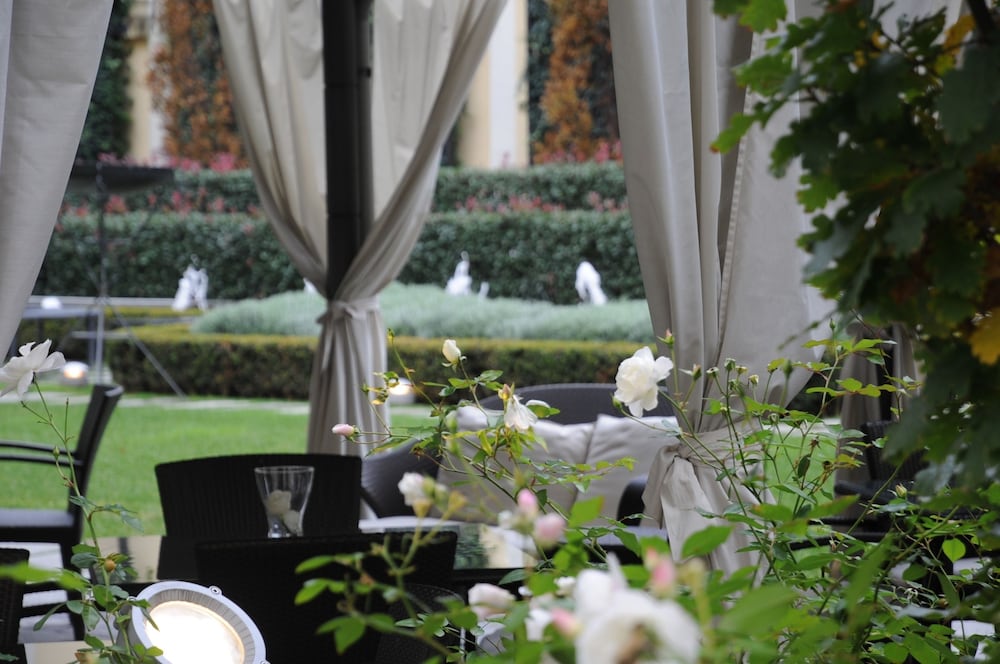 Grand Visconti Palace — Restaurant & bars in Milan, Lombardy
