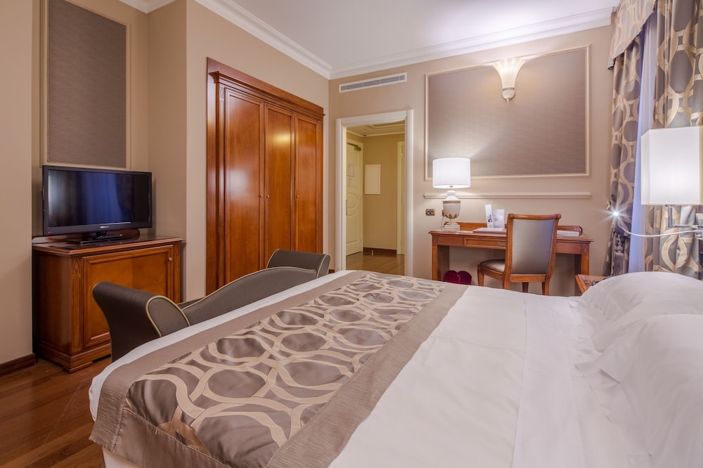 Grand Visconti Palace — Hotel rooms in Milan, Lombardy