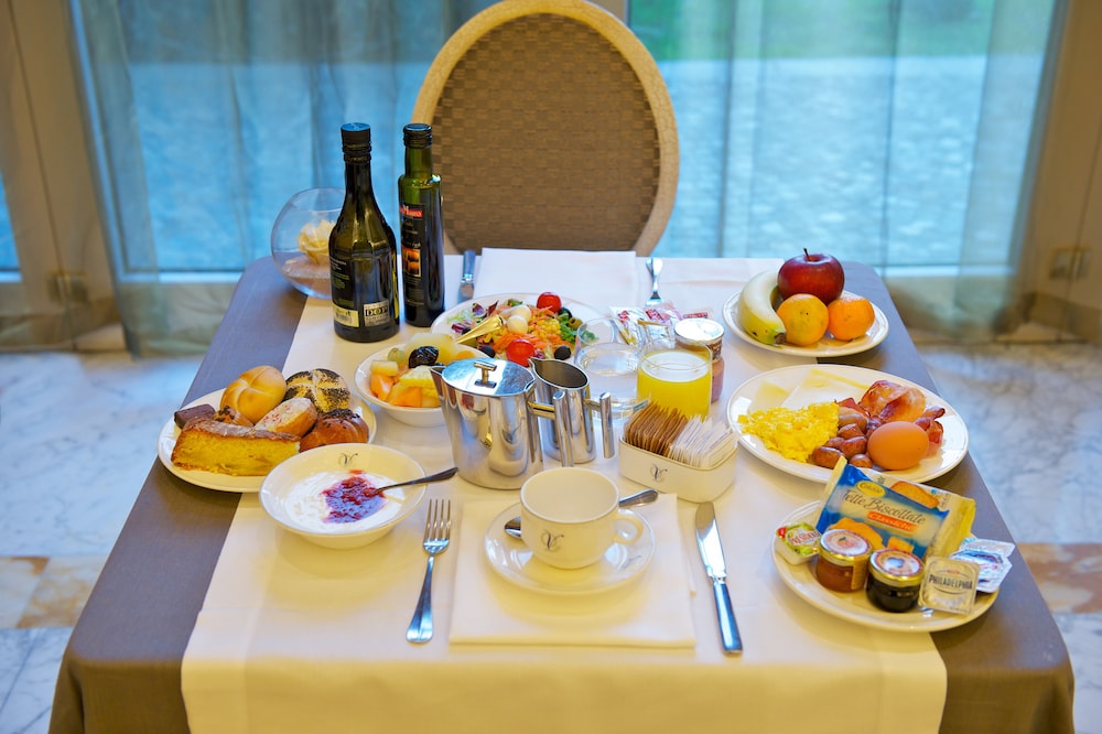 Grand Visconti Palace — Restaurant & bars in Milan, Lombardy